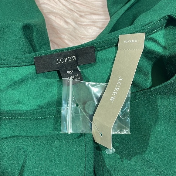 J Crew Puff-sleeve satin-back crepe top green Petite NWT - Picture 4 of 9